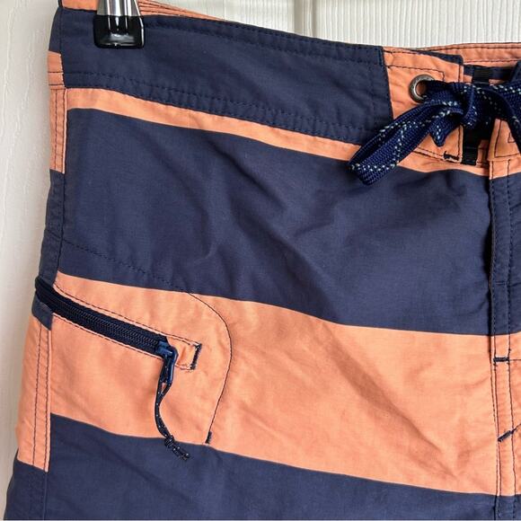 Patagonia Men’s Striped Board Swim Shorts - Picture 2 of 6
